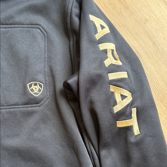 Women’s Ariat Black Cropped Quarter-Zip Pullover - Picture 3 of 4